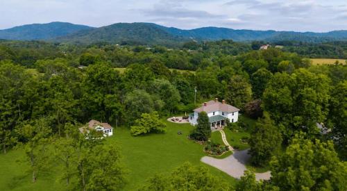 Roseland House | Blue Ridge Getaway