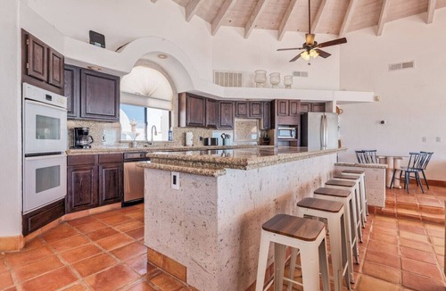 Las Conchas House | Blue Water Beach House 5BR Beachfront