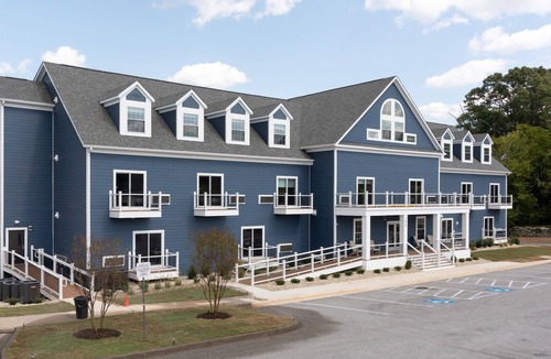 Livingston Apartment | Boardwalk Hotel | King with Kitchenette, Lake Anna