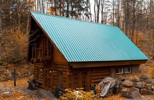 Pointe-au-Chene Ski Chalet | Bois Rond Summary: Bi