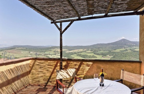 Montecatini Val di Cecina Apartment | Borgo di Montemurlo Villetta1 with beautiful views