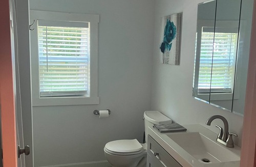 South China Apartment | Bottom floor apartment in Duplex - long term tenant upstairs