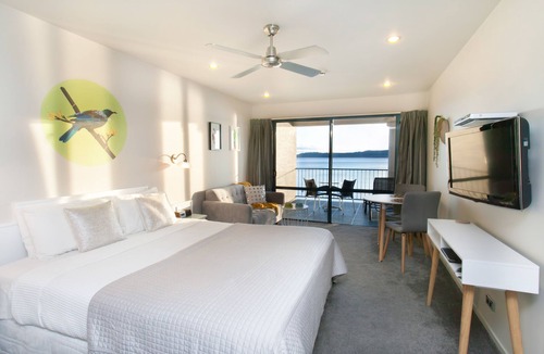 Waipahihi Hotel | Boulevard Waters