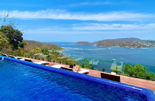 Playa Las Gatas House | Boutique home on the Zihuatanejo Bay, Just A Short Walk From The Beach.