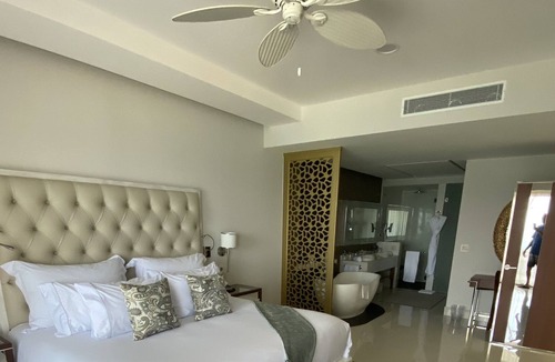 Cabo San Lucas Resort | Brand New 4 bedroom Luxury 5-Diamond Resort in Los Cabos, Garza Blanca!