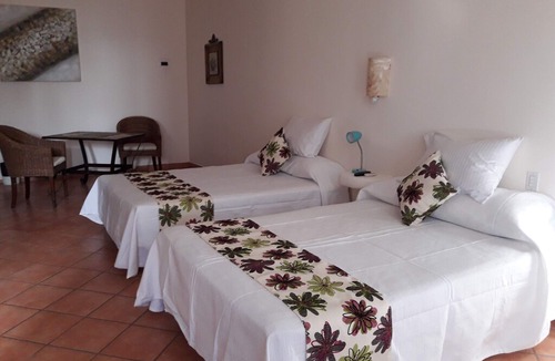 El Tezal Apartment | BRAND NEW HUGE STUDIO 2 FULL BEDS FURNISHED WITH POOL 1 BLOCK FROM THE BEACH