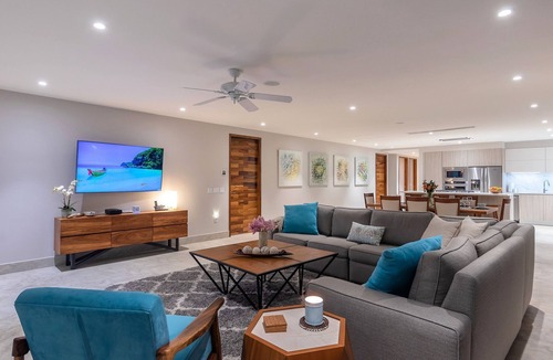 Romantic Zone Condo | Brand new luxury condo with breathtaking views, superior location and amenities