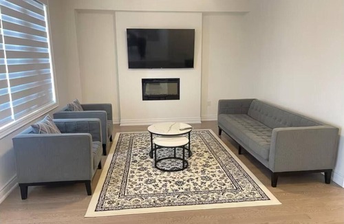 Wasaga Beach House | Brand New Stylish Family Oasis Near Beach