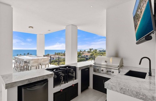 Buzzards Villa | Brand New Villa + BIG Ocean View + Gym + Close to the Beach