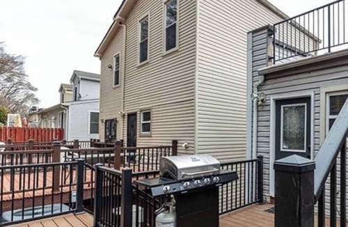 CUF House | Breathtaking City View Short Walk to Downtown King Suite Washer & Dryer