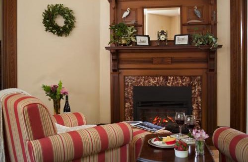 Freeport Bed & Breakfast | Brewster House Bed & Breakfast