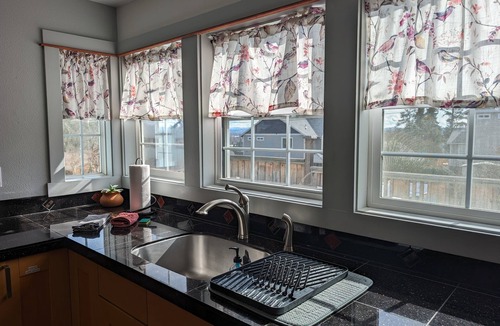 West Salem House | Bright and Open Home-Jetted Tub in Primary Suite