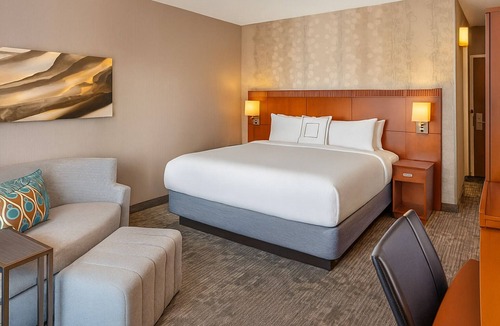 Laguna Hills Hotel | Bright Getaway Near Waterpark w/Pool & Gym Access | 3 Units