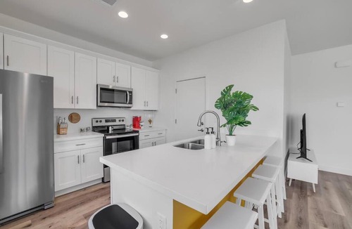 South Mountain Apartment | Bright & Spacious Home Sleeps 10