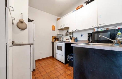 Mile End Condo | Bright Studio Condo Facing Jeanne-Mance Park