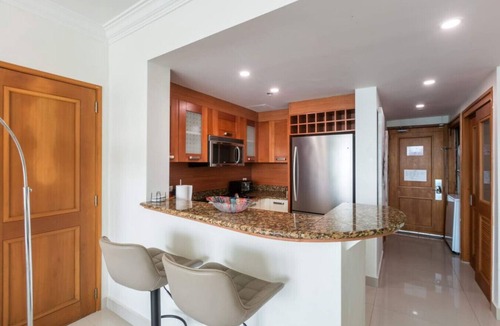 Puerta de Tierra Apartment | Bright Studio with Balcony & Hot Tub Access