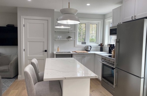 South End Apartment | Bright Upper One Bedroom in South Halifax! New!