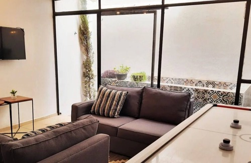 Zapopan House | Bugambilias art and rest Lukasa Home pool & airhockey