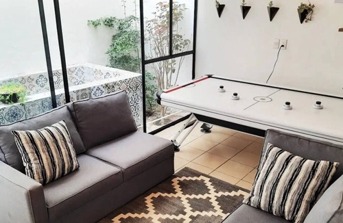 Zapopan House | Bugambilias art and rest Lukasa Home pool & airhockey