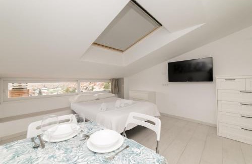 Coslada Apartment | Buhardilla Encantada