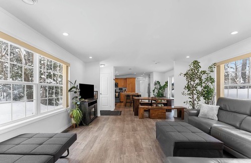 Bala House | Butterfly Hideaway in Muskoka Lakes