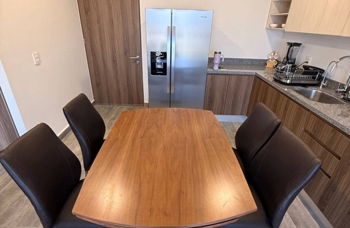 Zapopan Apartment | Cómodo depa en Zapopan con alberca, cama queen y cocina equipada