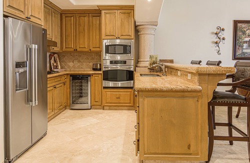 Buzzards Condo | C302 Oceanview Penthouse with Infinity pool and jacuzzi