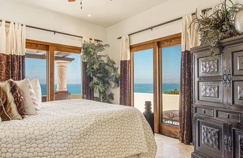 Buzzards Condo | C302 Oceanview Penthouse with Infinity pool and jacuzzi