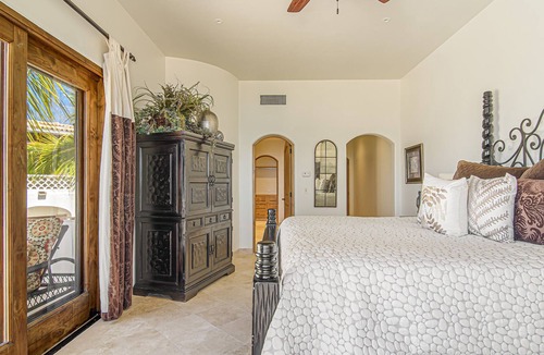 Buzzards Condo | C302 Oceanview Penthouse with Infinity pool and jacuzzi