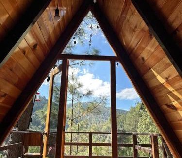 San Jose del Pacifico Ski Chalet | Cabaña privada en el bosque, cerca al rio Starlinkk