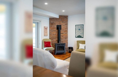 Bloomfield House | Cabernet in The County! Perfect Oasis in PEC