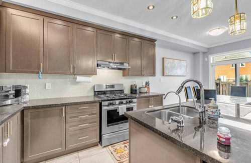 Brampton House | Calm Brampton Home | Sleeps 8 | Family Friendly