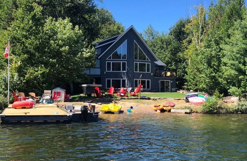 Kearney Cottage | Camp David Beautiful five bedrooms Private beach