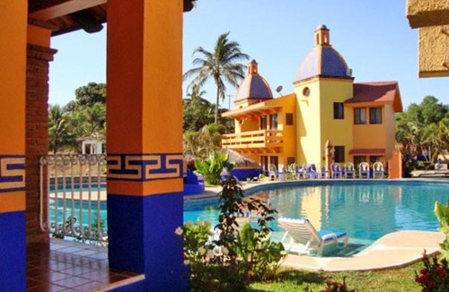 Flamingo Resort | Canadian Resort Vallarta
