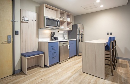 Zapopan Hotel | Candlewood Suites Guadalajara Galerias by IHG