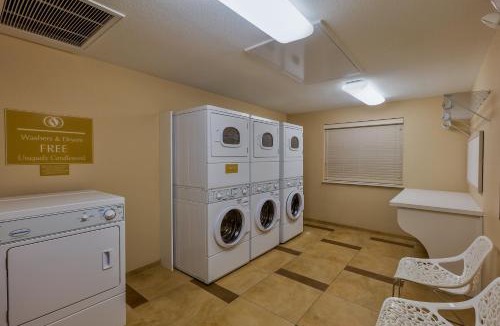Riverside Crossing Hotel | Candlewood Suites Tucson by IHG