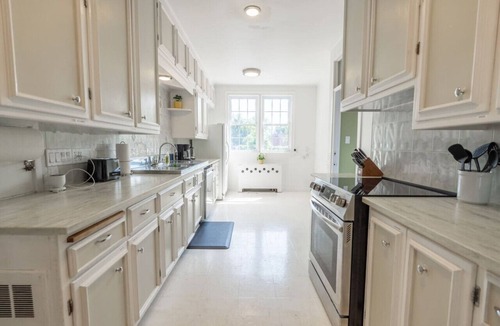 Cornwall Bed & Breakfast | Cardinal Inn ~ Beach Room