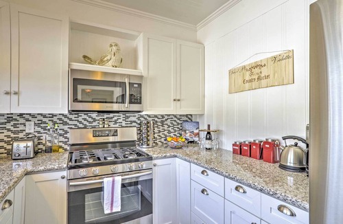 Carpinteria Apartment | Carpinteria Apt w/Hot Tub - 10 Min Walk to Beach!