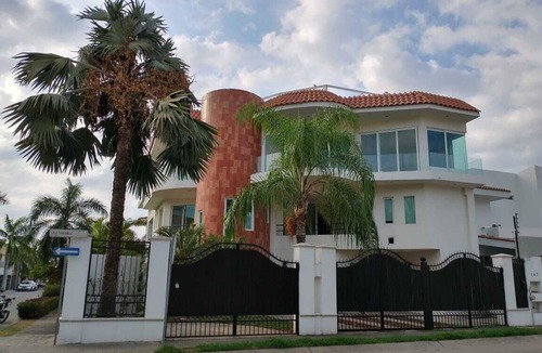Fluvial Vallarta House | CASA 3 AMORES Gorgeous house in the heart of Puerto Vallarta