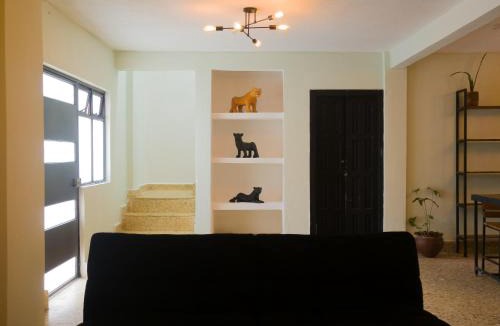 De Mexicanos House | Casa Abril
