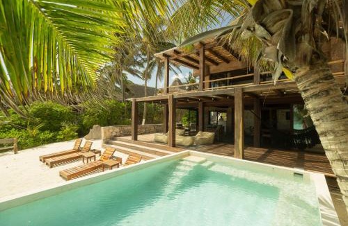 Zona Hotelera Villa | Casa Aakbal - Luxury Beach Front Villa