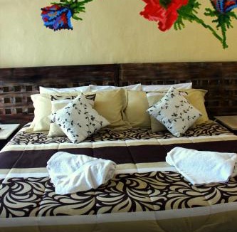 Barrio de Santiago Bed & Breakfast | Casa Akbal B&B