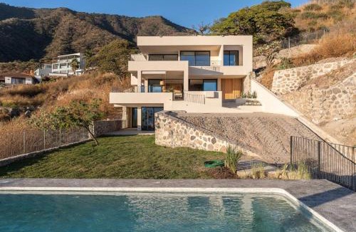 Raquet Club Villa | Casa Ambar Villa
