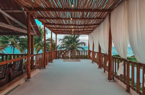 El Cuyo Villa | Casa Awakening - Barefoot Luxury Beachfront Villa