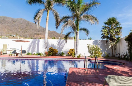 San Juan de Alima House | CASA BAOMAL - 13 bedrooms at the beach!