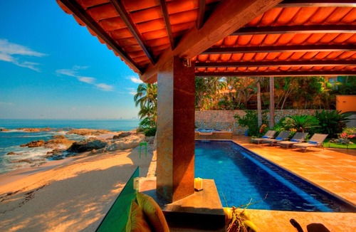 South Shore Hotel Area Villa | Casa Caleta - Luxurious Toes-In-The-Sand 6-Bedroom Bespoke Villa!