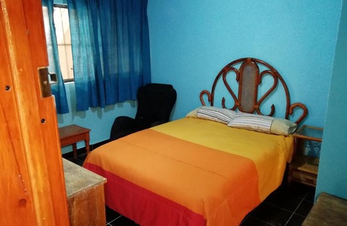 De Mexicanos House | Casa Celeste - Hospedaje