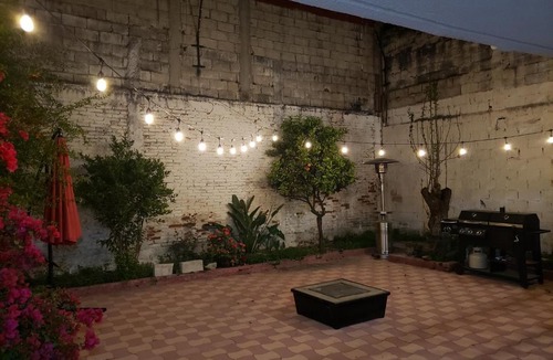 De Mexicanos House | Casa Celeste - Hospedaje