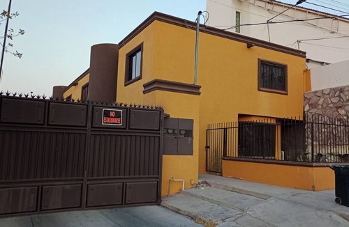 Hermosillo House | Casa centrica y muy tranquila en zona hotelera a solo 4 calles de boulevard kino