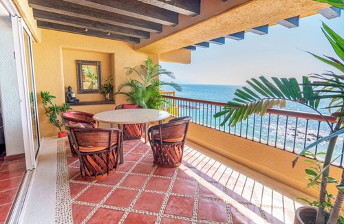South Shore Hotel Area Condo | Casa Cielo Palmares - Beautiful beachfront 2-bedroom condo in Puerto Vallarta